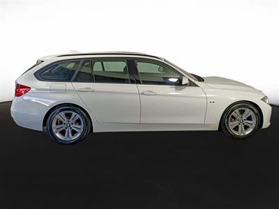 2013 BMW 320i Touring Sports