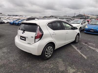 2015 Toyota Aqua Hybrid