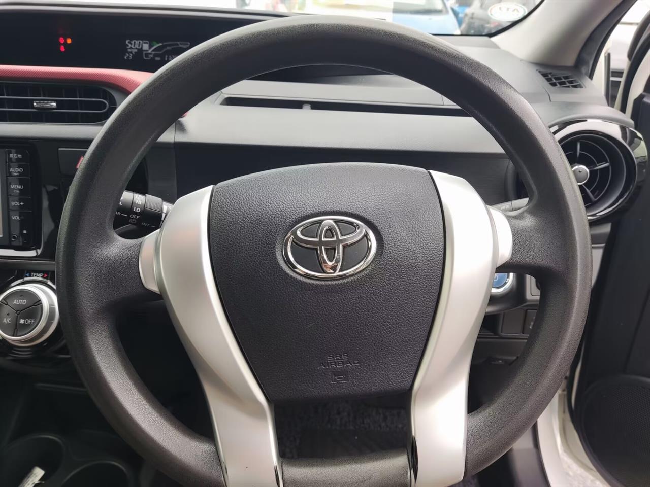 2015 Toyota Aqua Hybrid