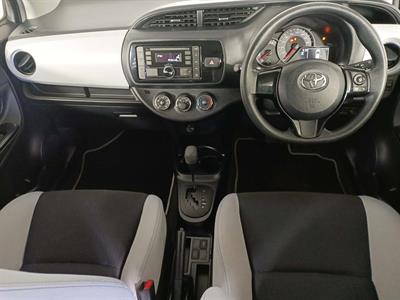 2015 Toyota Vitz 