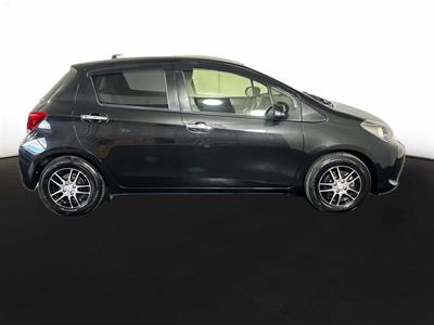 2015 Toyota Vitz 