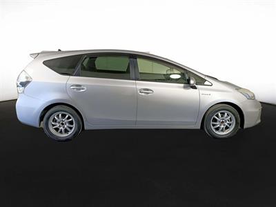 2013 Toyota Prius Alpha Hybrid