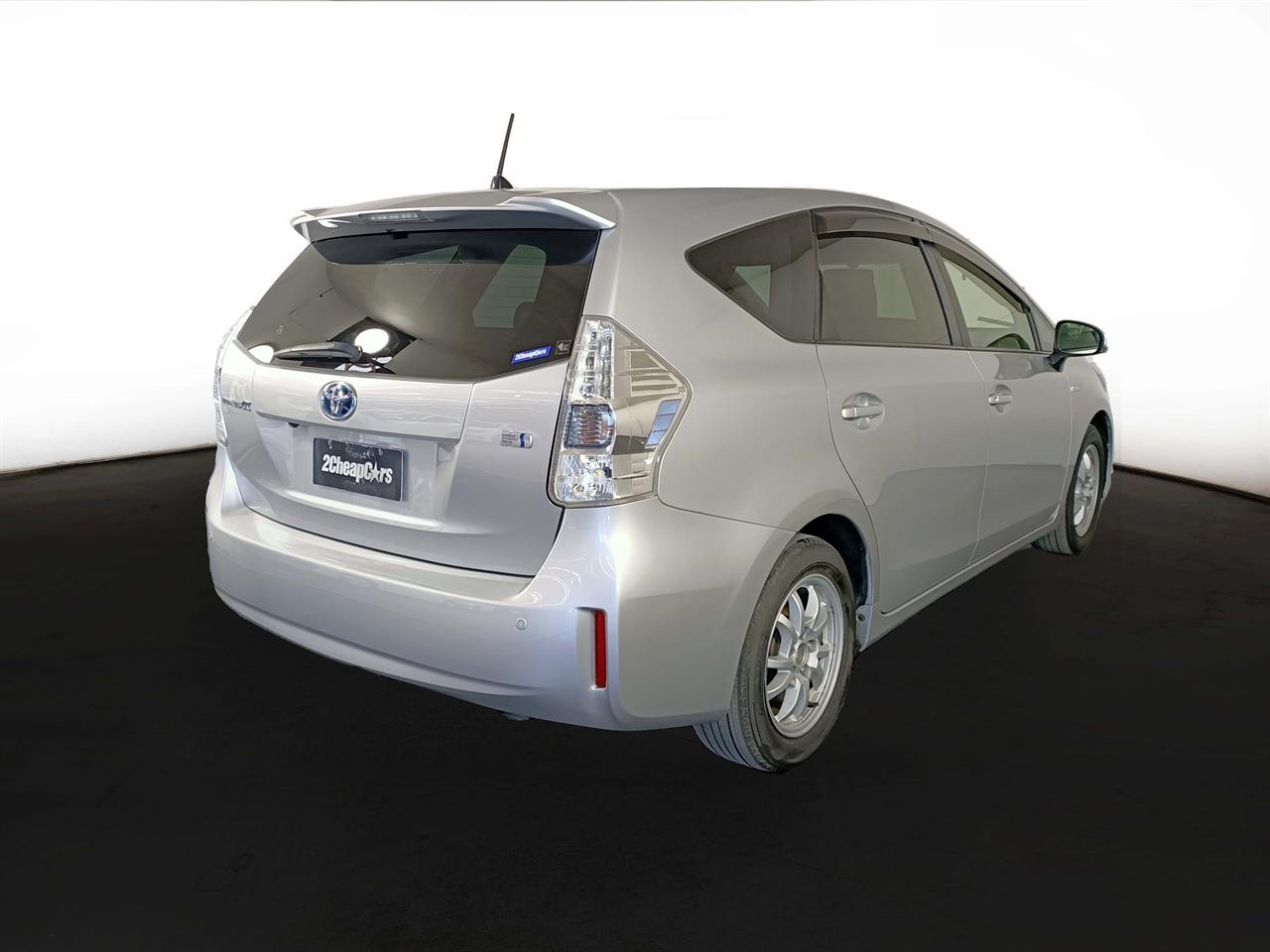 2013 Toyota Prius Alpha Hybrid