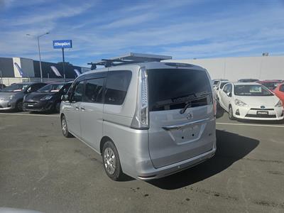 2015 Nissan Serena Hybrid