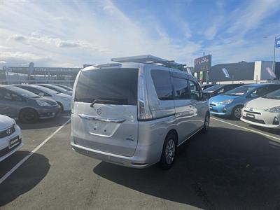 2015 Nissan Serena Hybrid