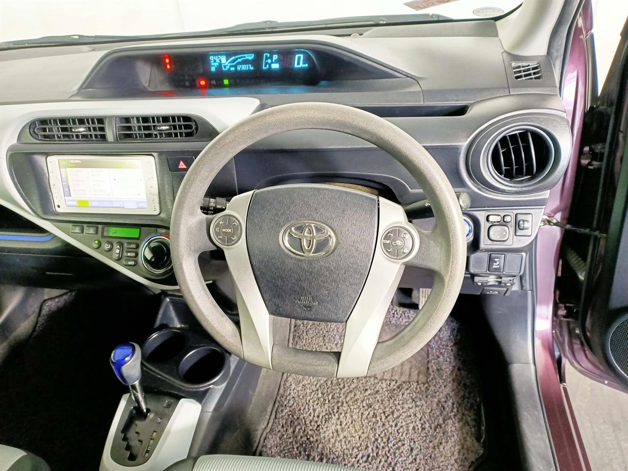 2014 Toyota Aqua Hybrid