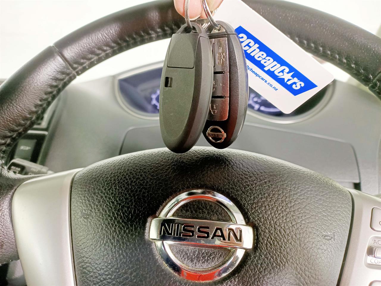 2013 Nissan Serena Hybrid
