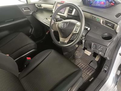 2013 Honda Freed Hybrid