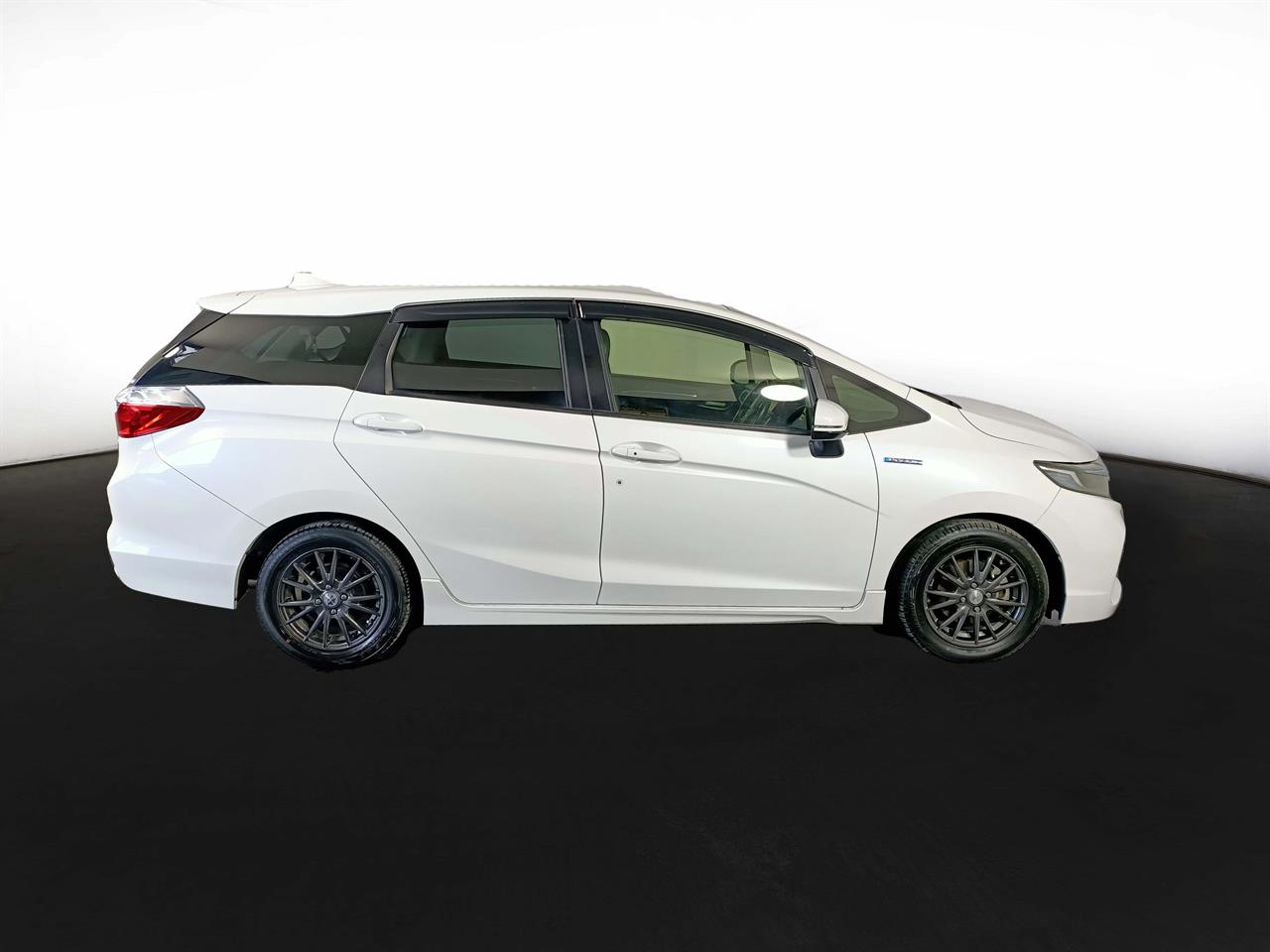 2015 Honda Fit Shuttle Hybrid Facelift