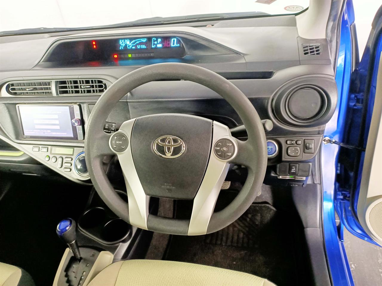 2014 Toyota Aqua Hybrid