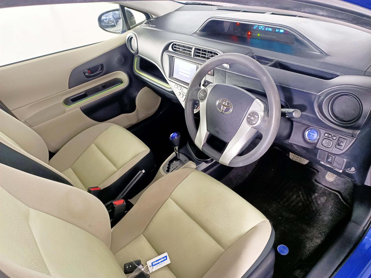 2014 Toyota Aqua Hybrid