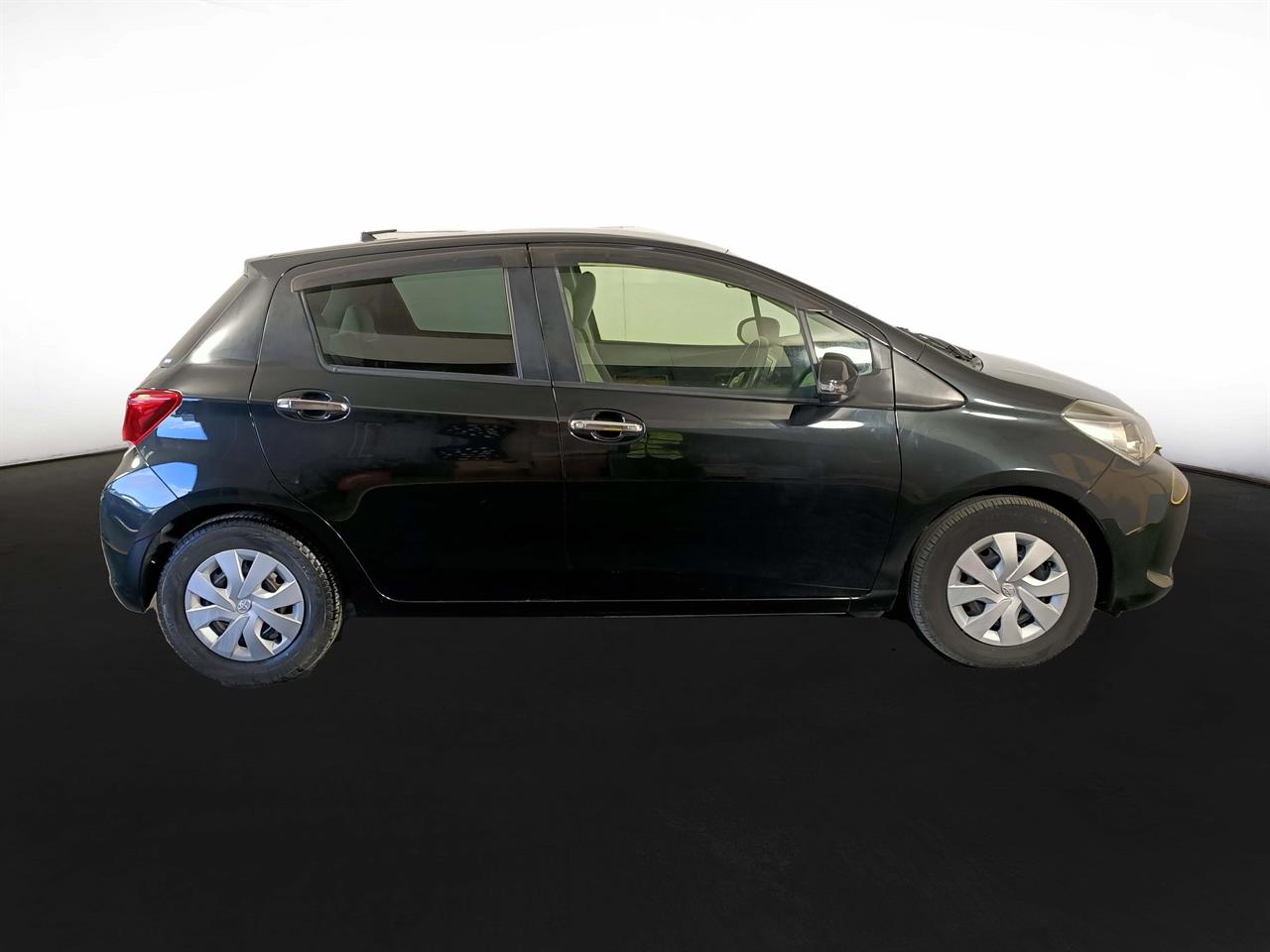 2015 Toyota Vitz 