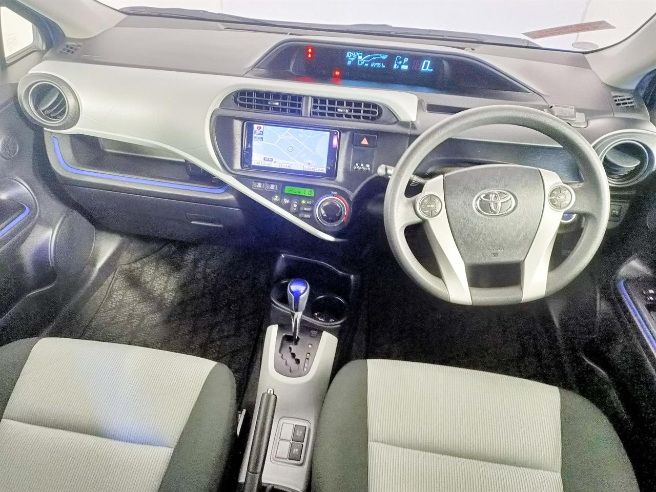 2014 Toyota Aqua Hybrid