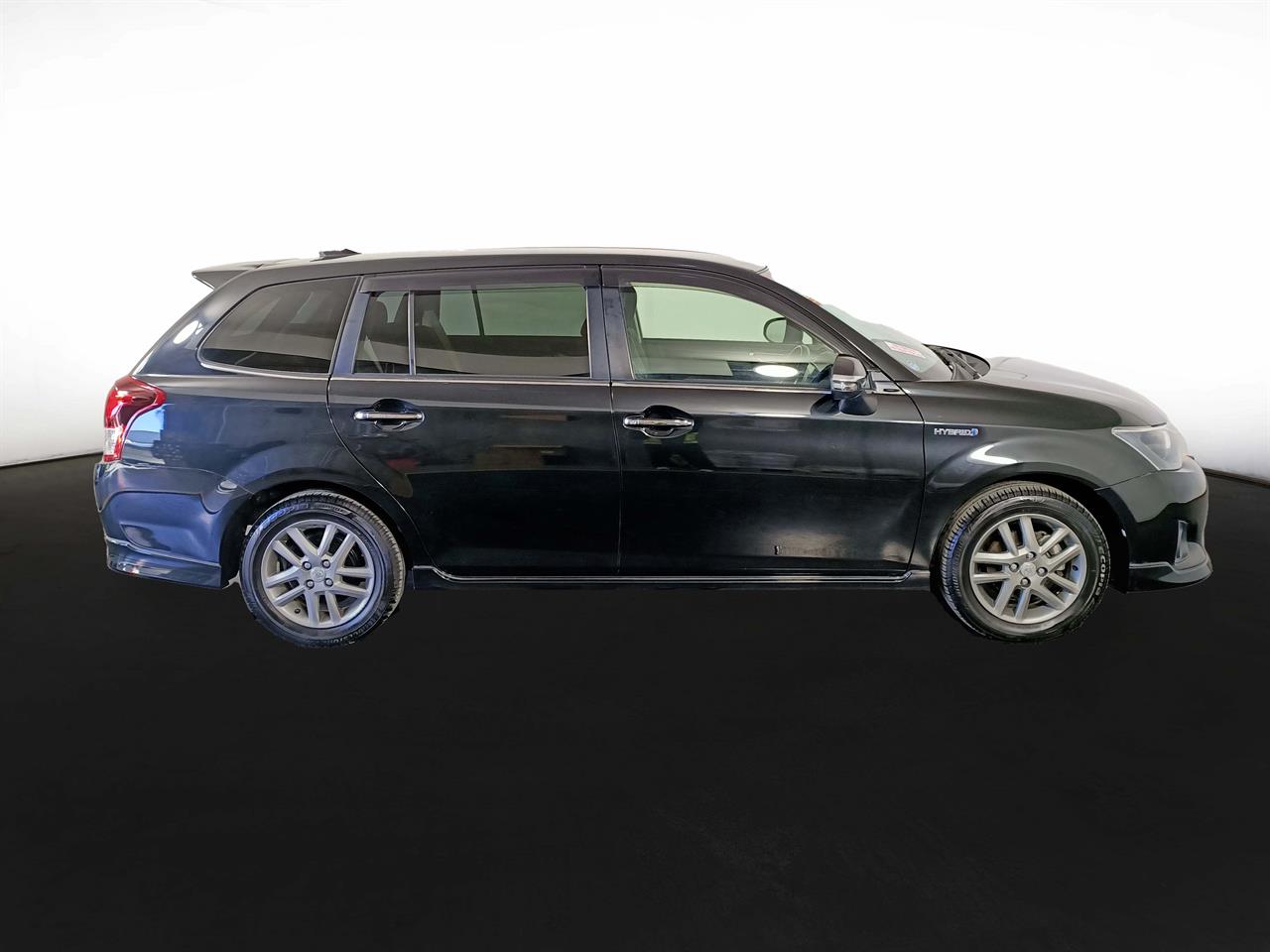 2013 Toyota Corolla Fielder Hybrid WXB