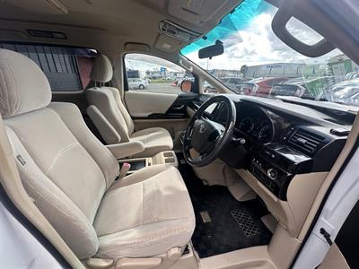 2013 Toyota Vellfire 