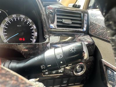 2013 Toyota Vellfire 