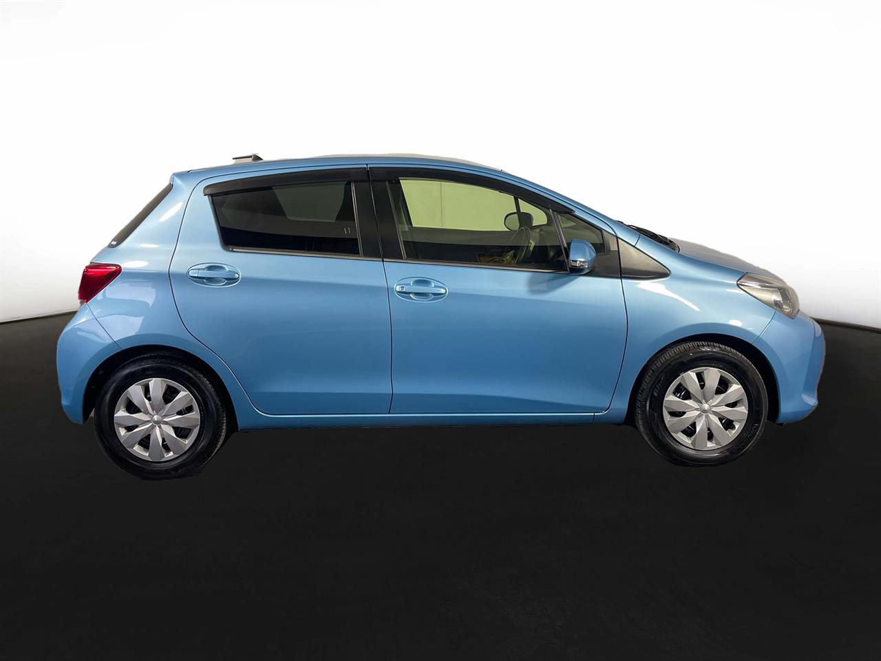 2014 Toyota Vitz 