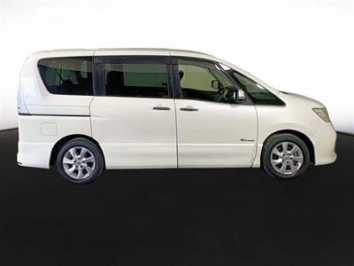 2012 Nissan Serena Hybrid