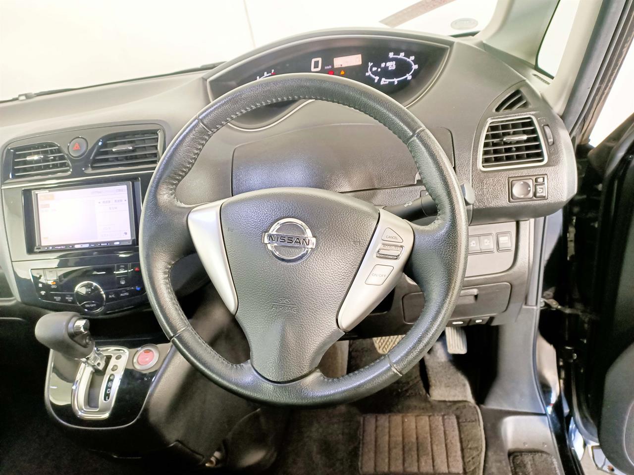 2011 Nissan Serena 