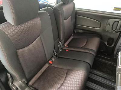 2011 Nissan Serena 