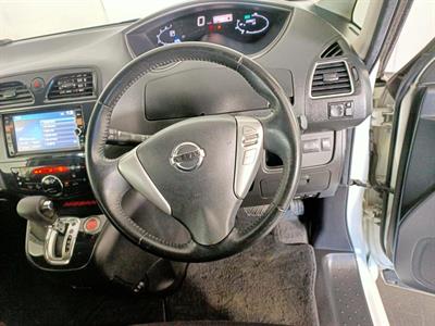 2013 Nissan Serena Hybrid