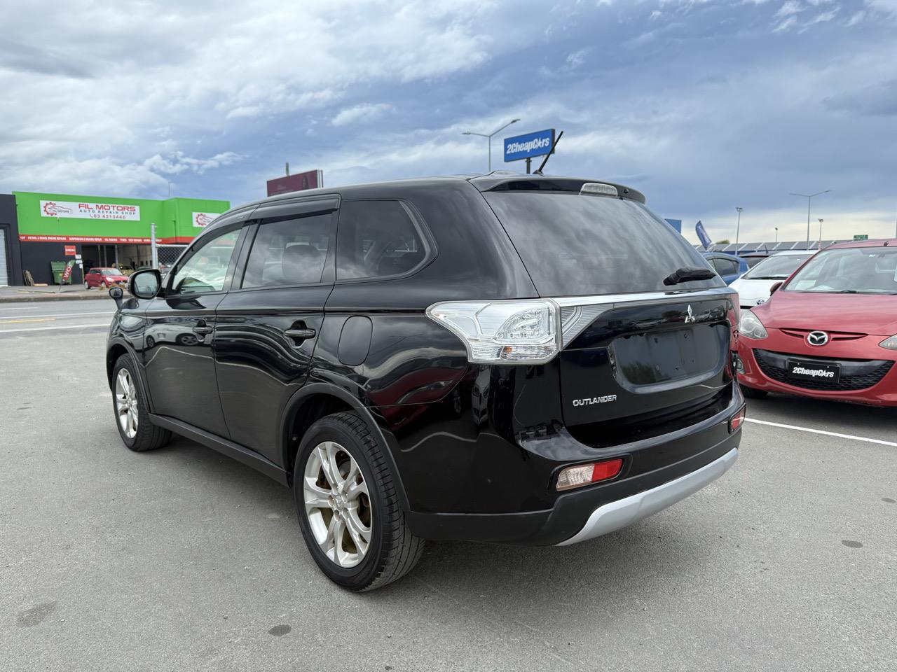 2014 Mitsubishi Outlander 7 Seats