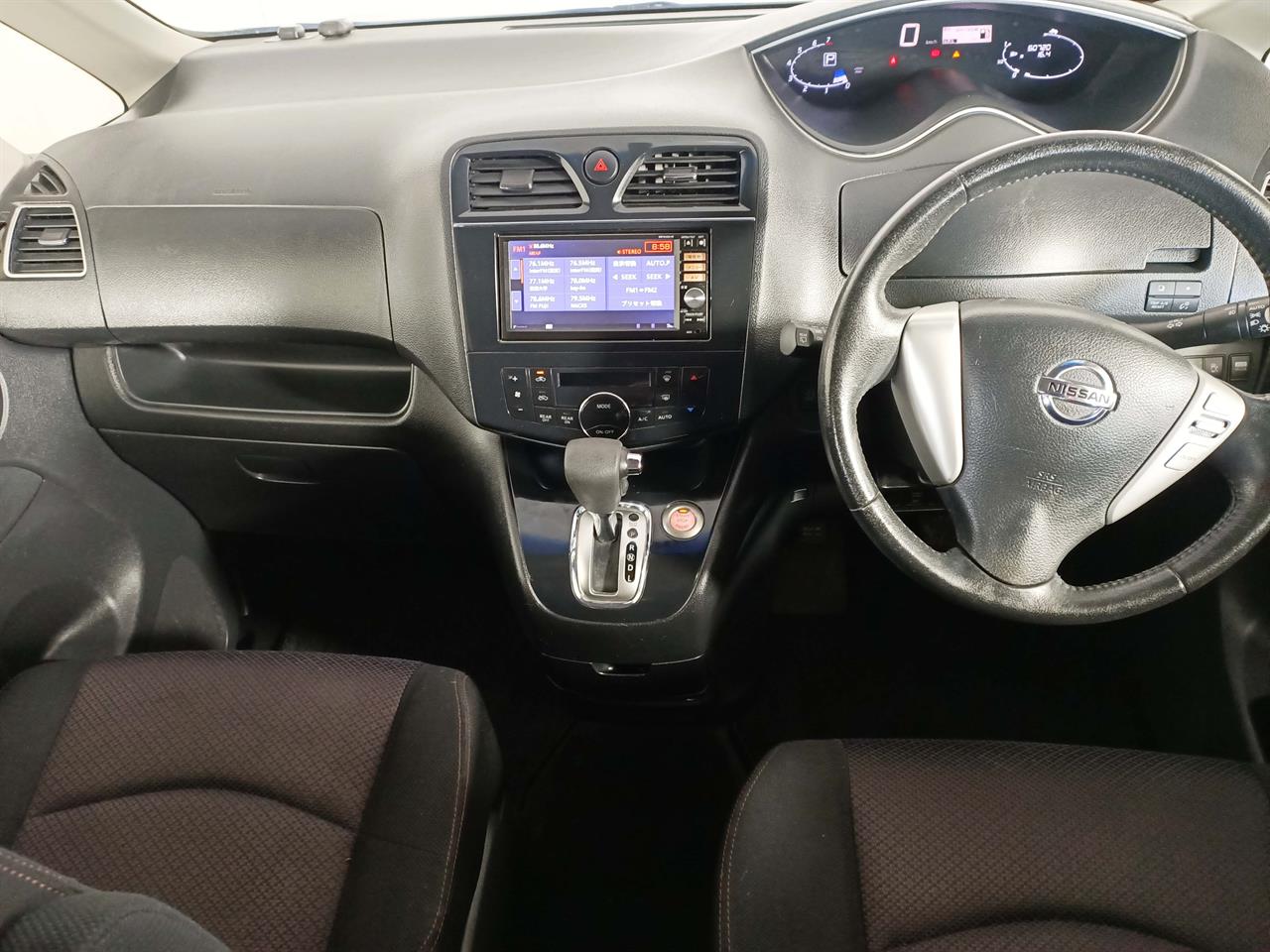 2013 Nissan Serena Hybrid