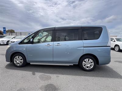 2013 Nissan Serena Hybrid