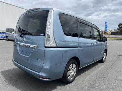 2013 Nissan Serena Hybrid