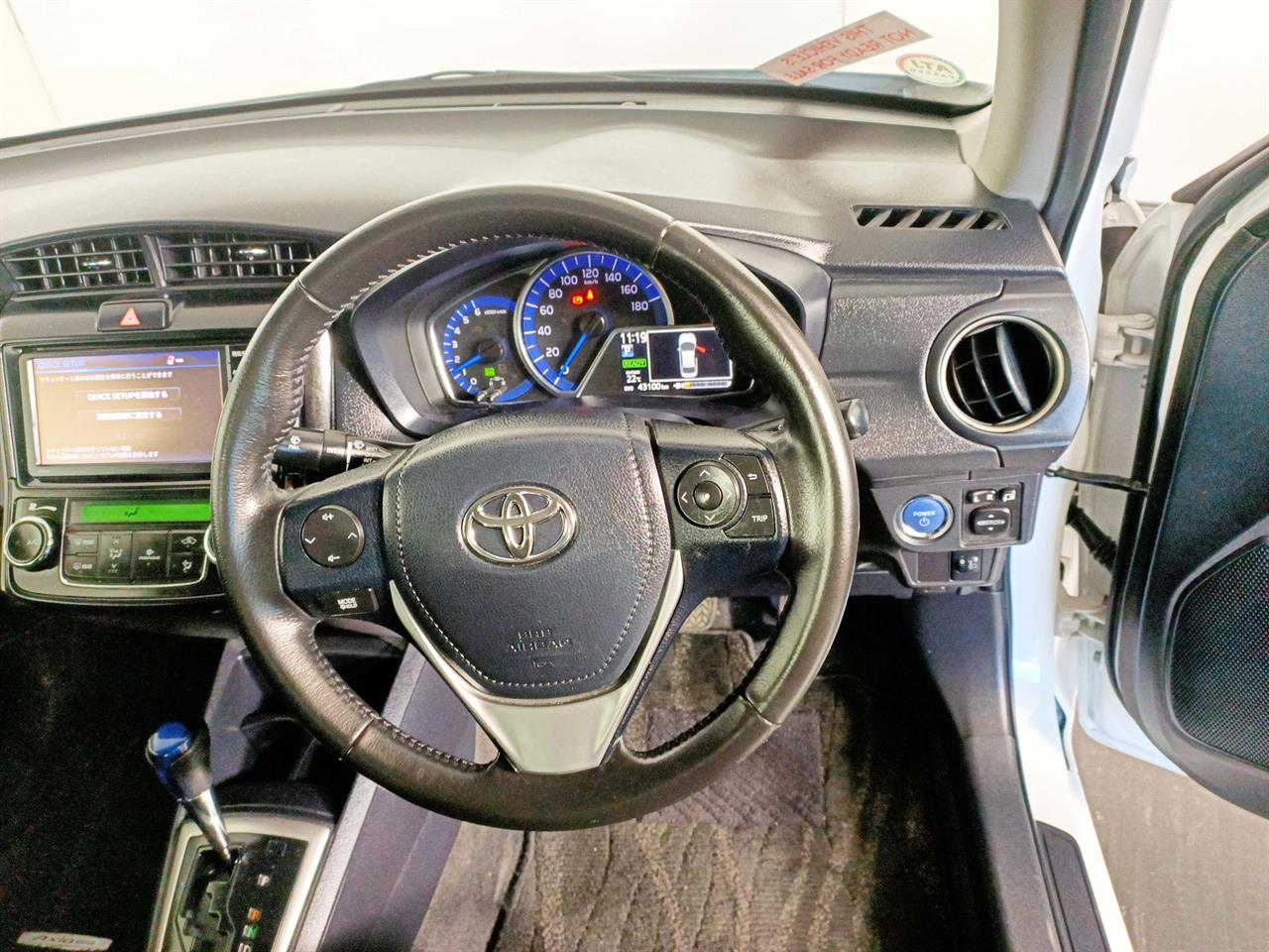 2014 Toyota Corolla Axio Hybrid