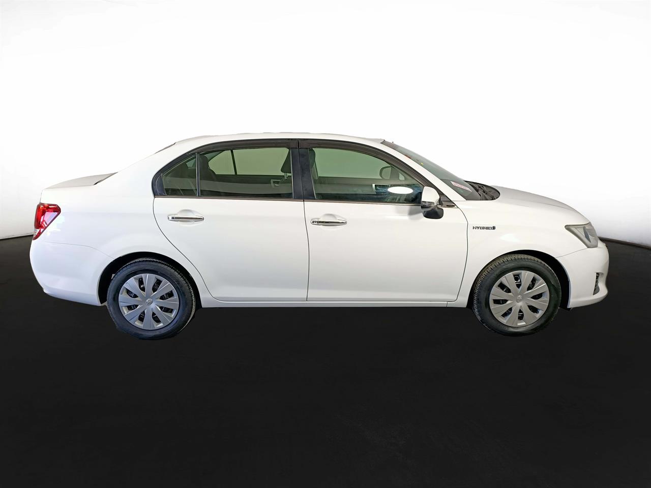 2014 Toyota Corolla Axio Hybrid