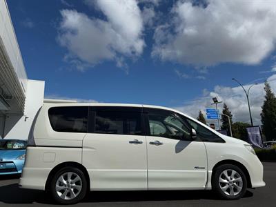 2013 Nissan Serena Hybrid Highway Star