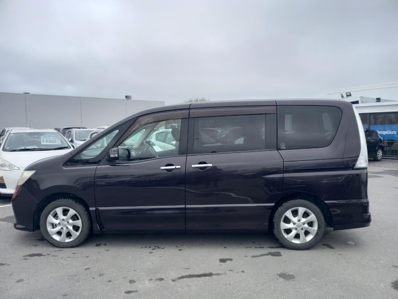 2011 Nissan Serena 