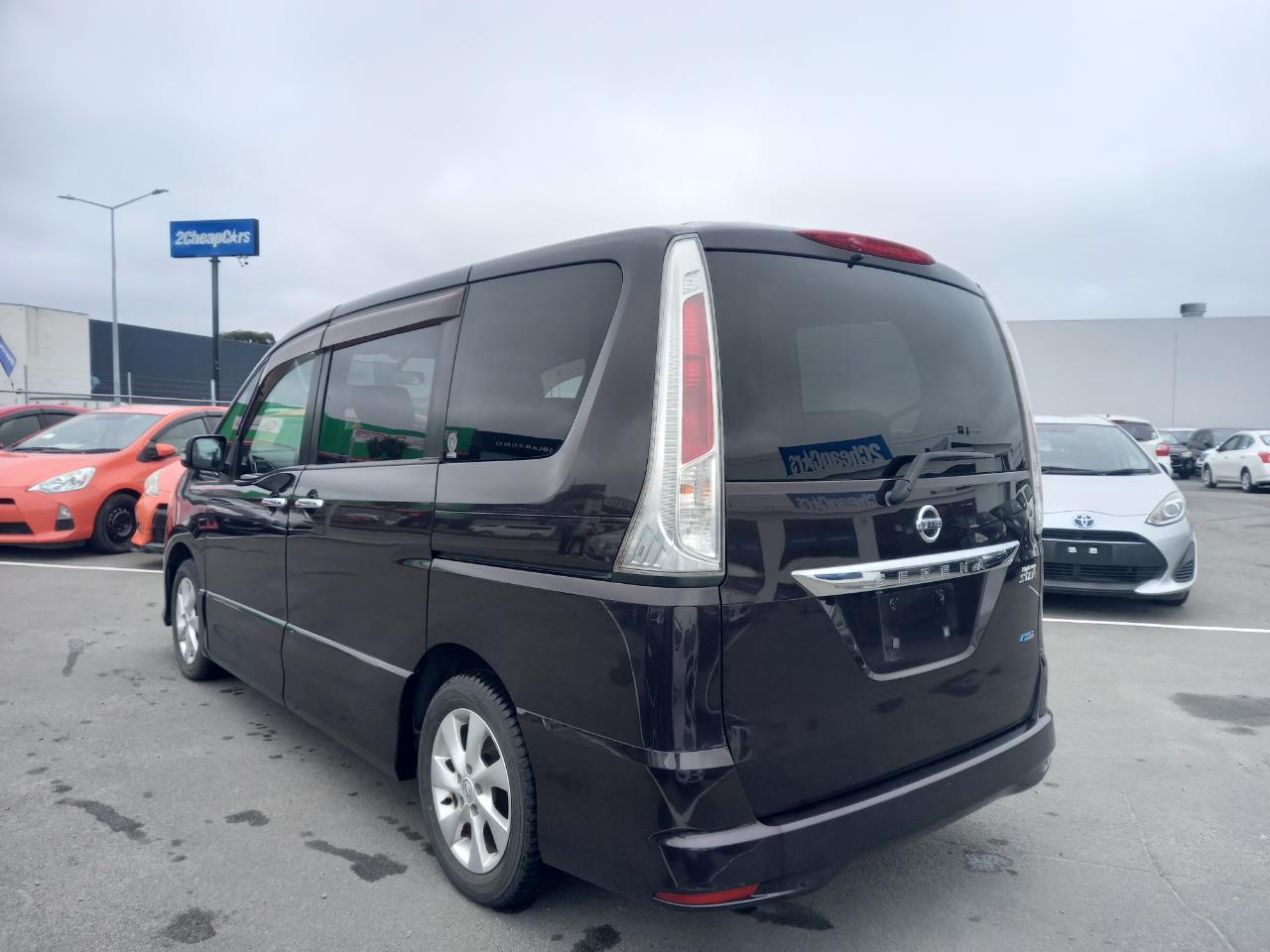 2011 Nissan Serena 