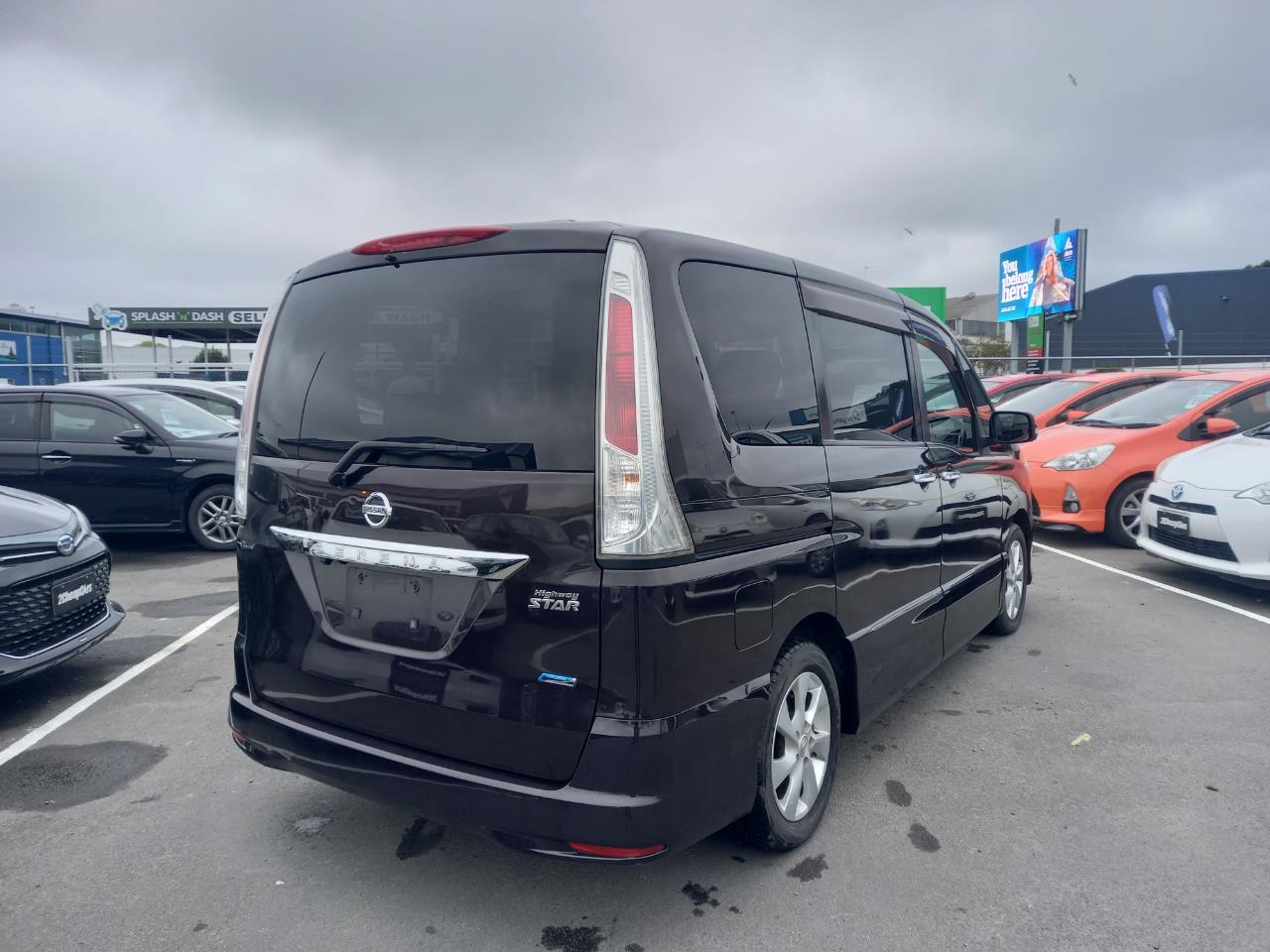 2011 Nissan Serena 