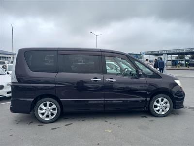 2011 Nissan Serena 