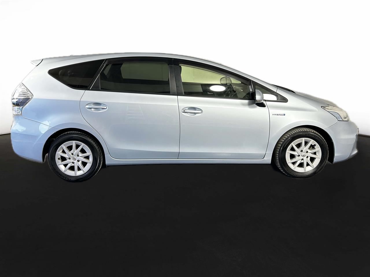 2013 Toyota Prius Alpha 7 Seats