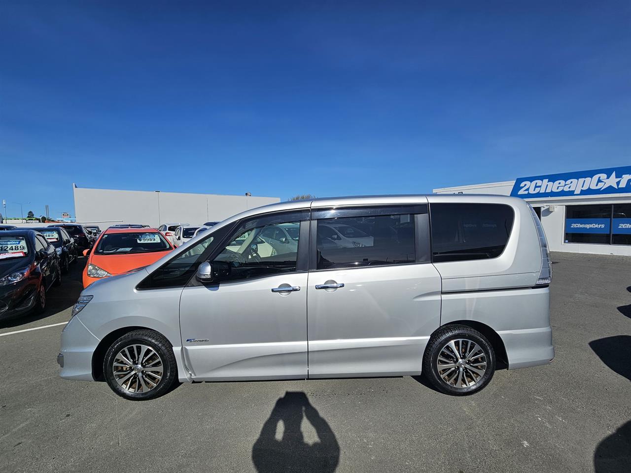 2014 Nissan Serena Hybrid