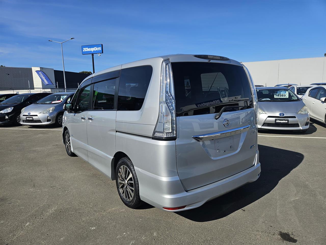 2014 Nissan Serena Hybrid