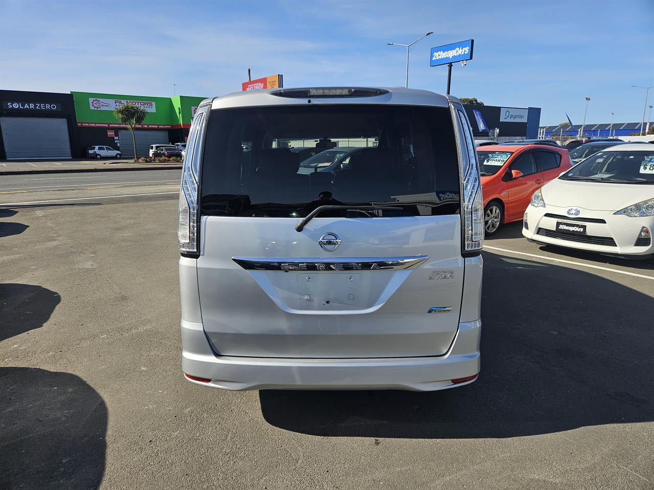 2014 Nissan Serena Hybrid