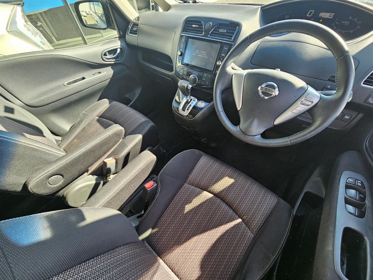 2014 Nissan Serena Hybrid