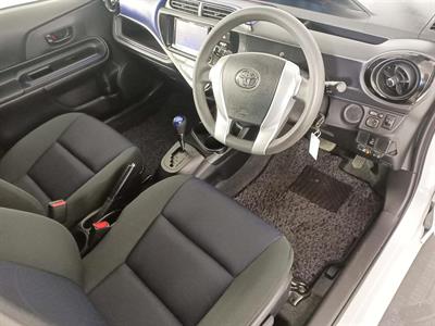 2015 Toyota Aqua Hybrid