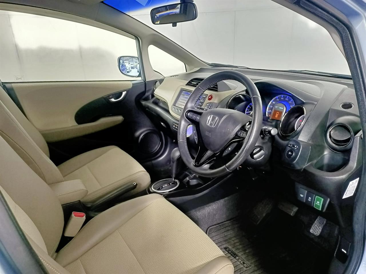 2012 Honda Fit Jazz Shuttle Hybrid