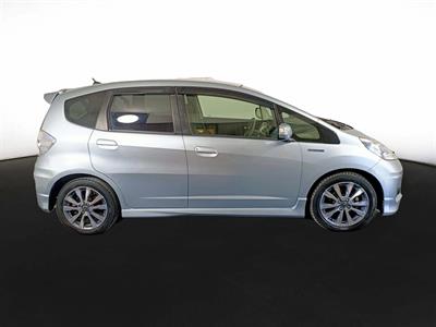 2013 Honda Fit Jazz Hybrid RS