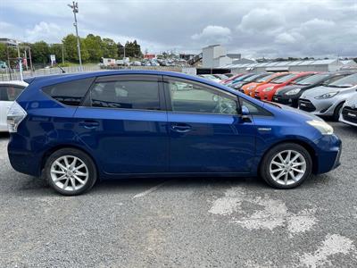 2012 Toyota Prius Alpha Hybrid