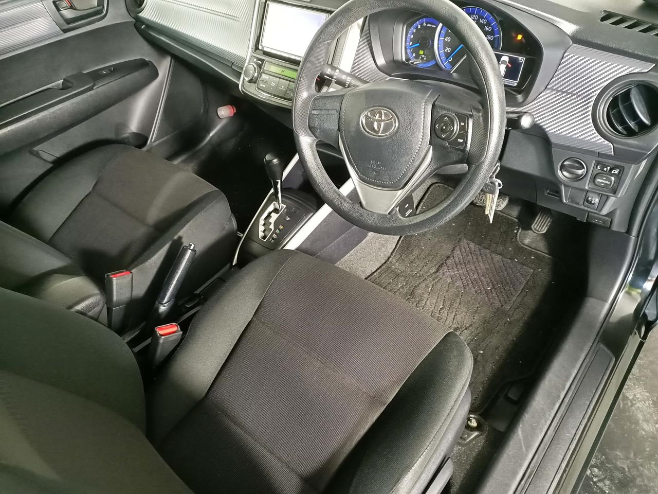 2014 Toyota Corolla Fielder Hybrid