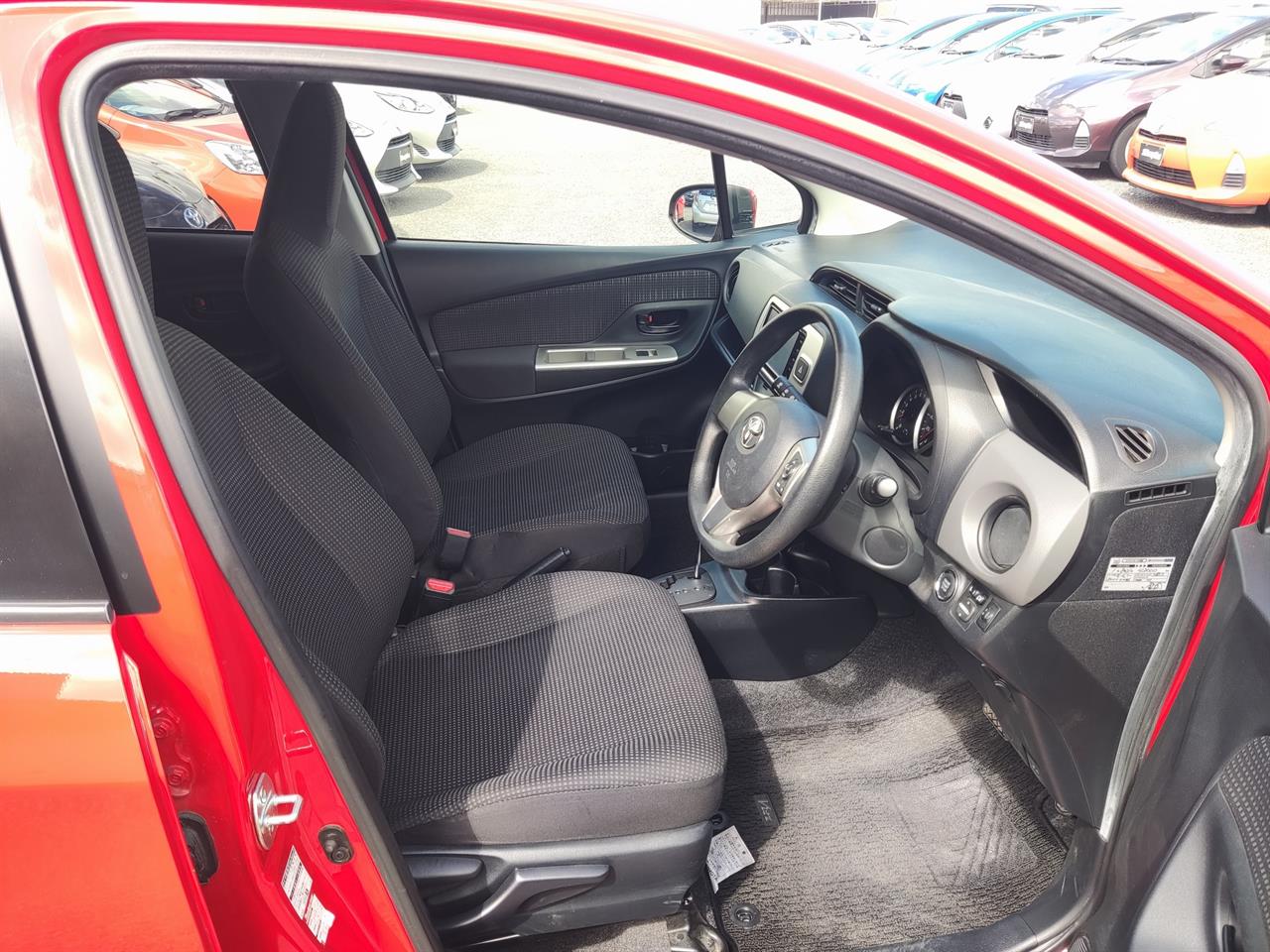 2014 Toyota Vitz 