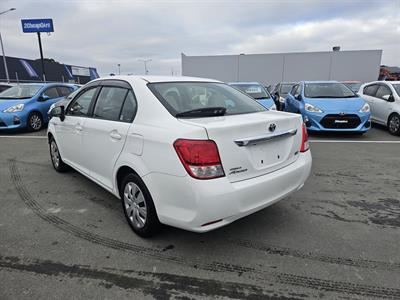 2013 Toyota Corolla Axio Hybrid