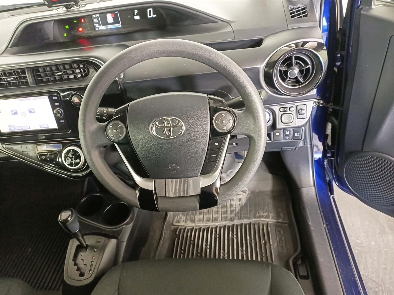 2018 Toyota Aqua Hybrid New Shape