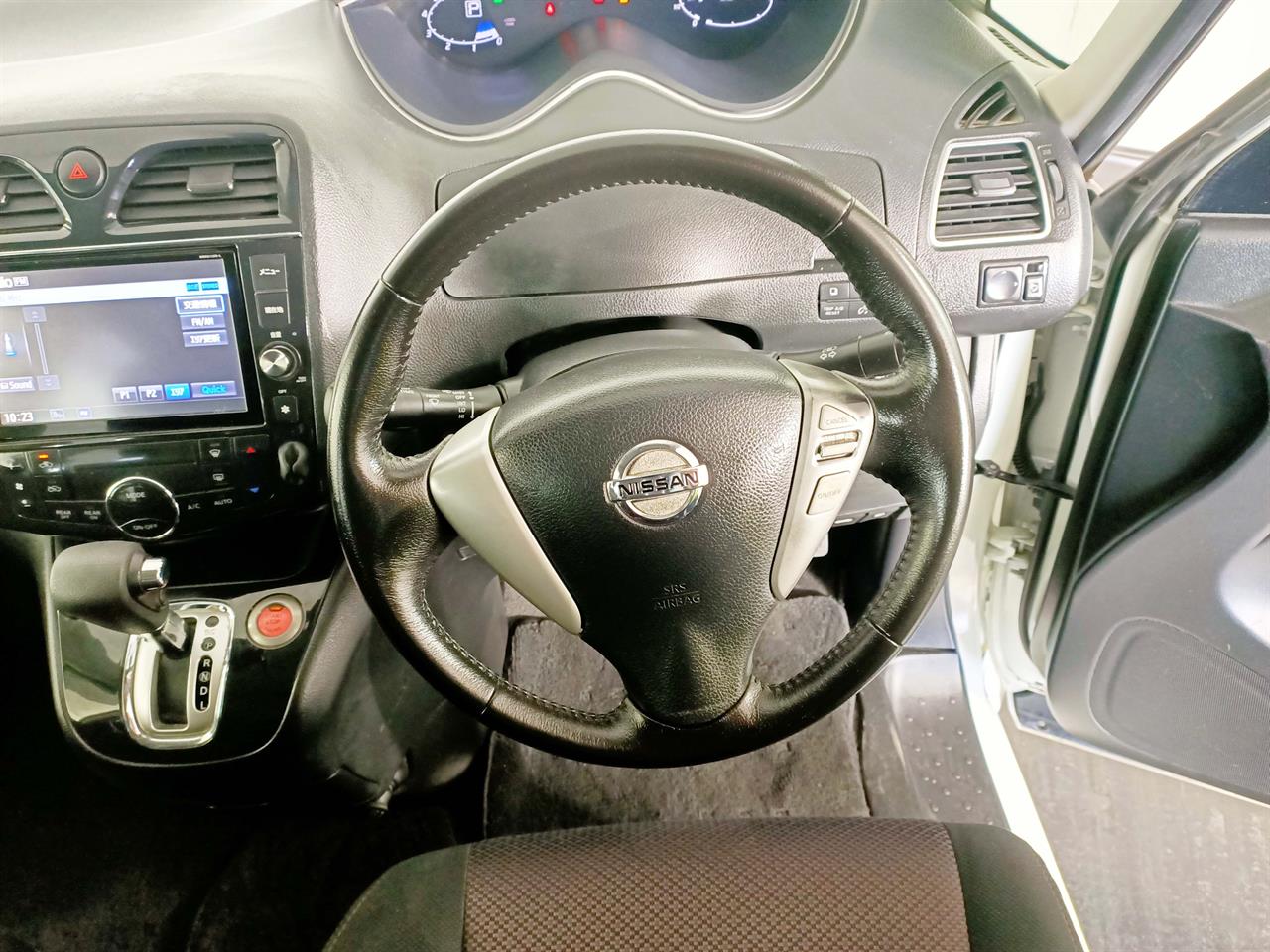 2013 Nissan Serena Hybrid